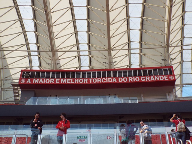 部分球迷仍 部分球迷仍